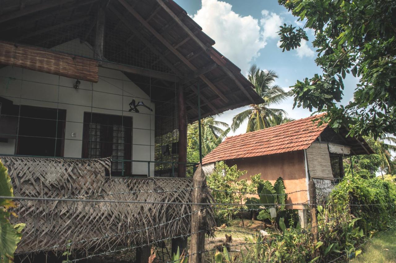Lake Cabin Polonnaruwa Exterior photo