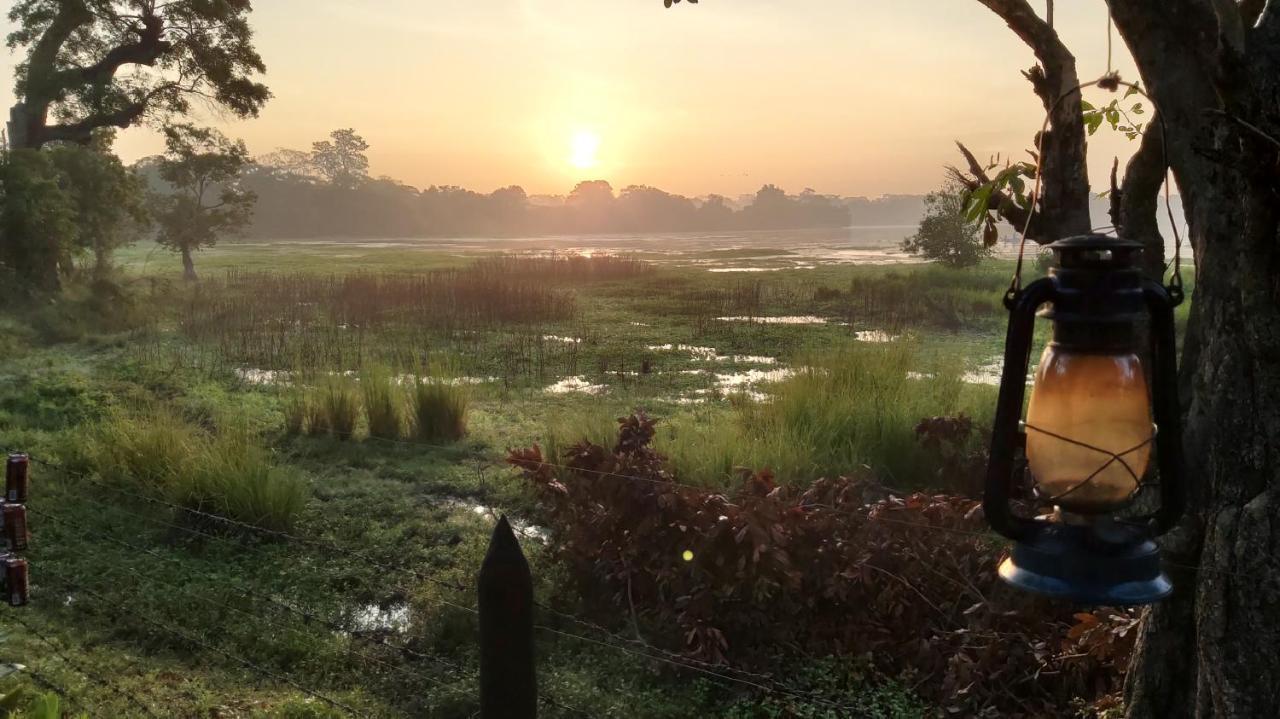 Lake Cabin Polonnaruwa Exterior photo