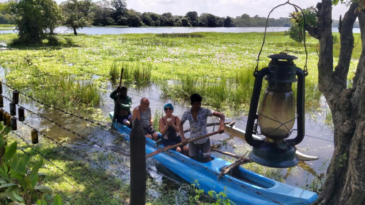 Lake Cabin Polonnaruwa Exterior photo