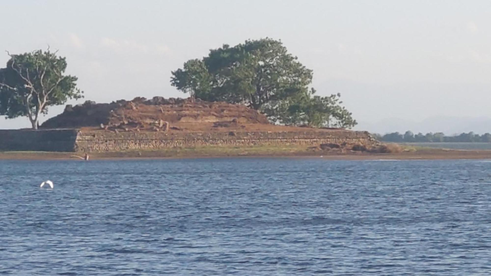 Lake Cabin Polonnaruwa Exterior photo