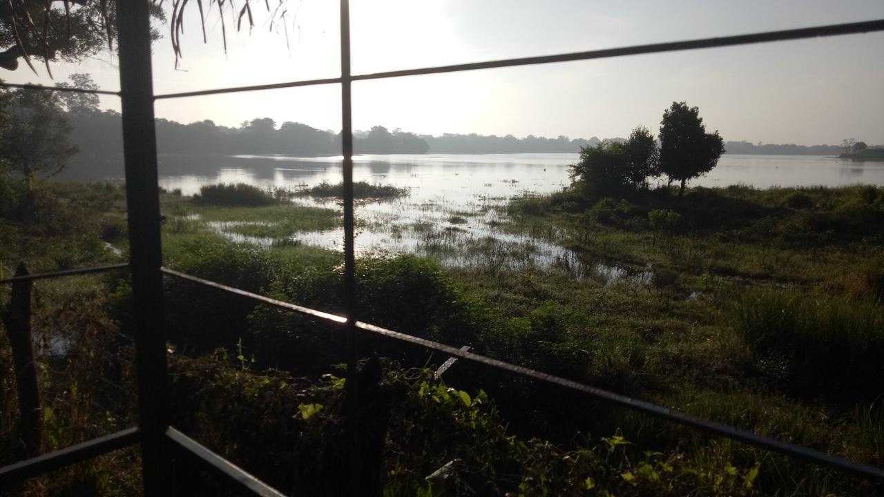 Lake Cabin Polonnaruwa Exterior photo